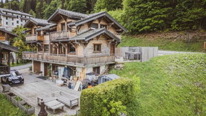5-Bedroom Chalet – With Independent Apartment for sale in Morzine 4186947355