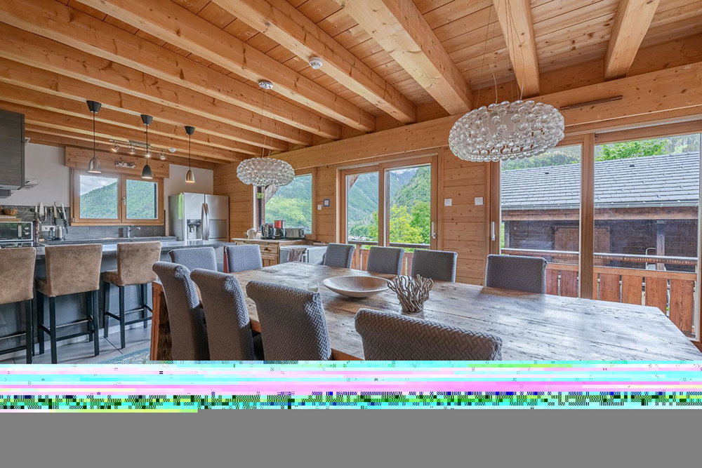 5-Bedroom Chalet – With Independent Apartment for sale in Morzine 4186947355
