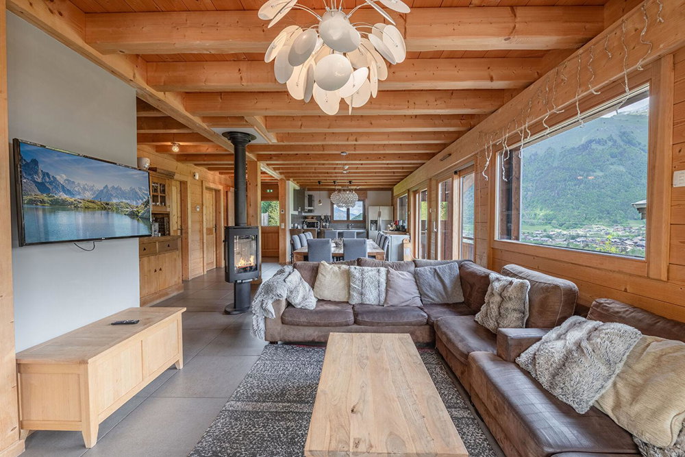 5-Bedroom Chalet – With Independent Apartment for sale in Morzine 4186947355