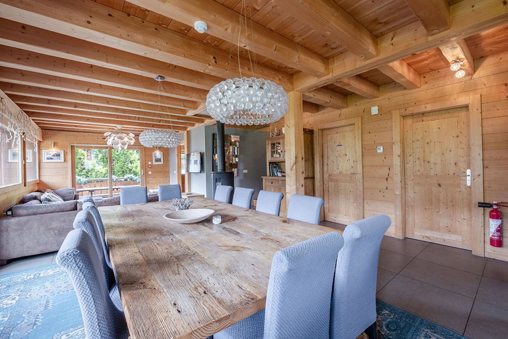 5-Bedroom Chalet – With Independent Apartment for sale in Morzine 4186947355