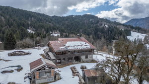 Authentic farmhouse to renovate – Prime location in Les Gets for sale in Les Gets 4246662424