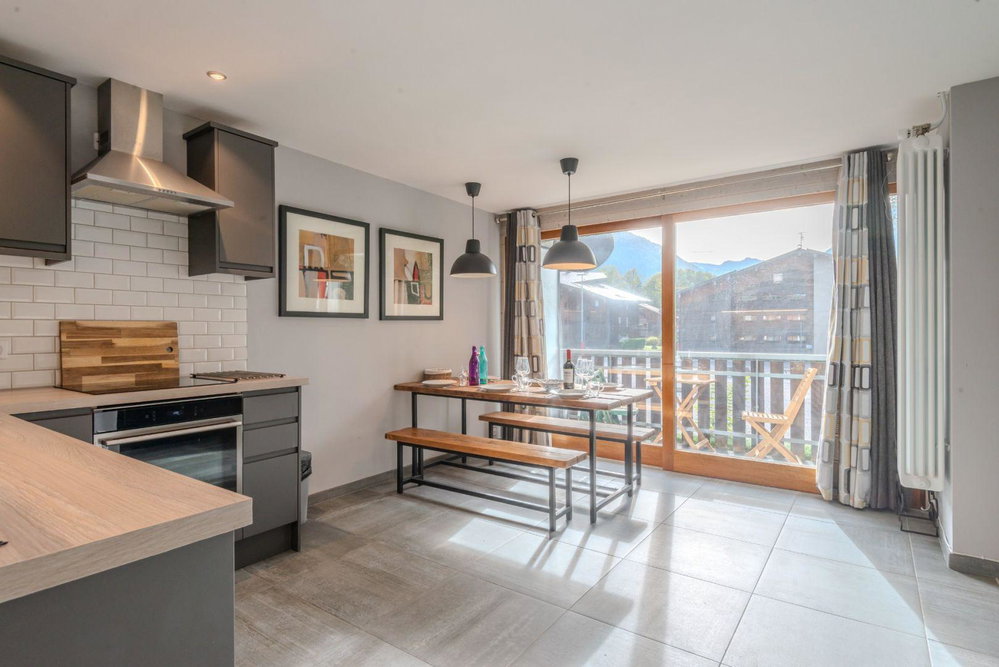 2 BEDROOM APARTMENT – COMPLETELY RENOVATED for sale in Morzine 484781107