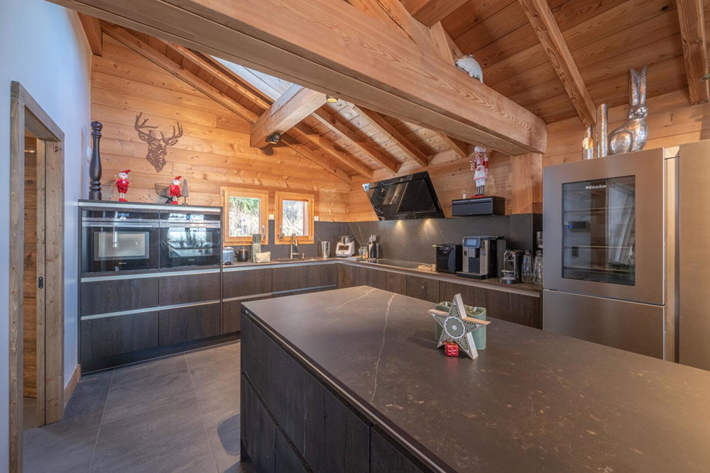 Exceptional Chalet 8 Rooms – Luxury, Spaciousness, and High-End Amenities for sale in Les 2 Alpes 502251575