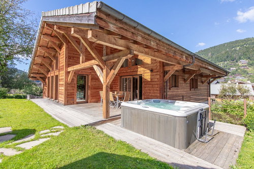 Recently built 7-room chalet – Ski-in/ski-out for sale in Morzine 515264082