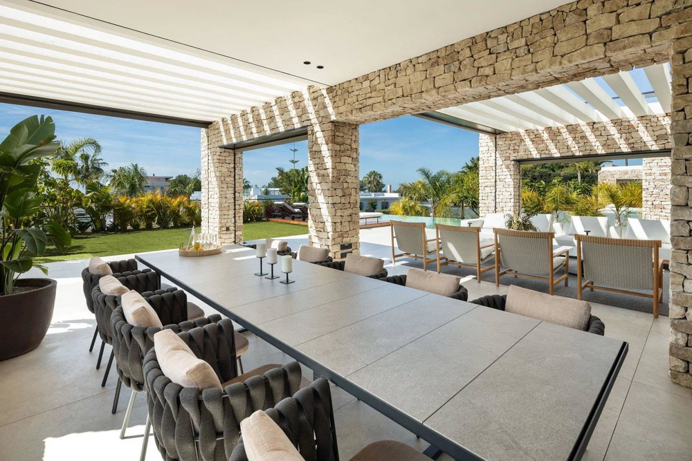 Superb Modern Villa for Sale in Nueva Andalucia | Infinity Pool & Sea View 540444220