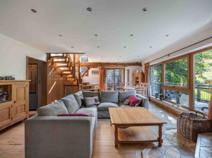 4-bedroom chalet with flat garden for sale in Meribel 553180097