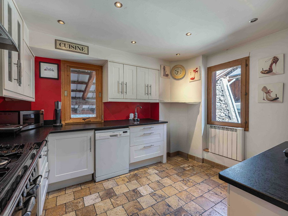 4-bedroom chalet with flat garden for sale in Meribel 553180097