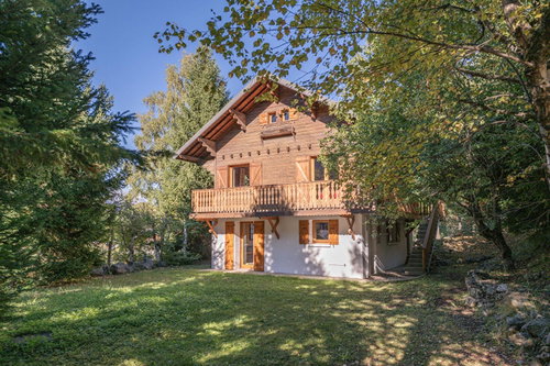 Charming Chalet on 1,028 m² of Buildable Land – 200m from piste for sale in Les 2 Alpes 587651898