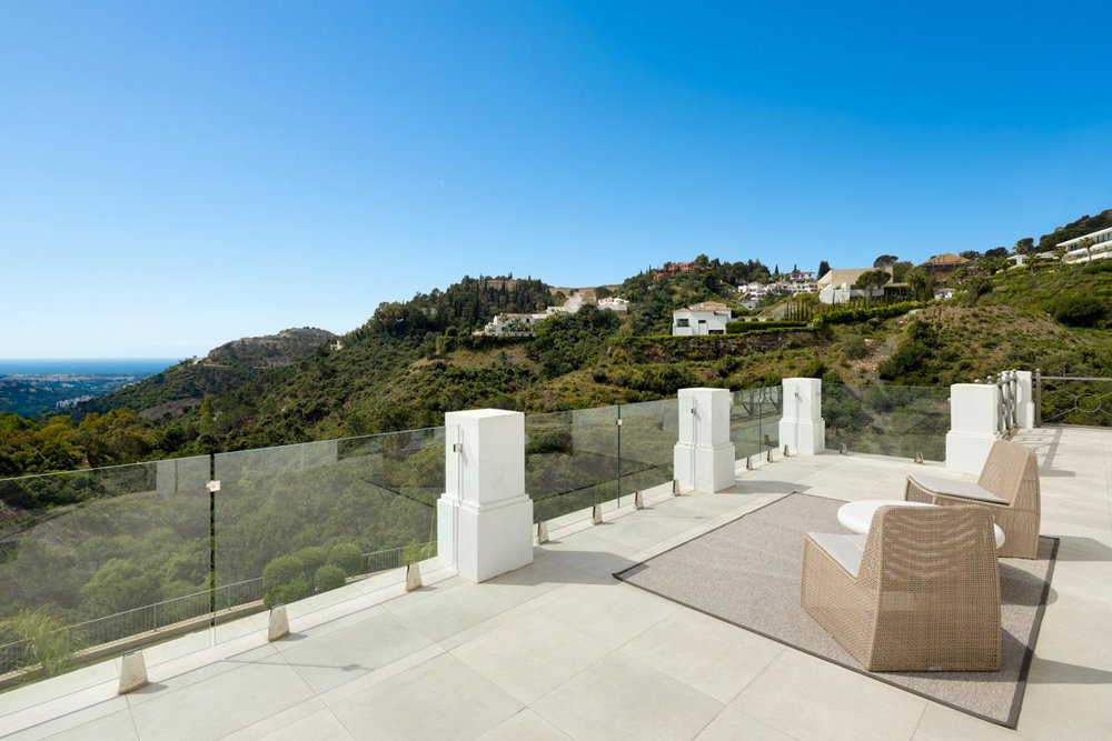 Luxury villa with sea views for sale | El Madroñal, Marbella 589575432