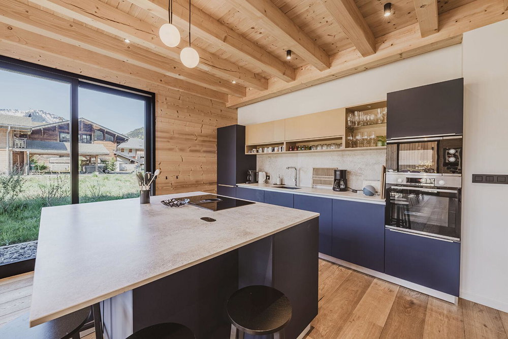 Recently built 4-bedroom chalet – Close to the centre of Montriond for sale in Morzine 758079220