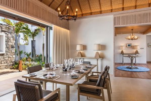 4-bedroom villa with exclusive access to luxury services in Mauritius. 806493185