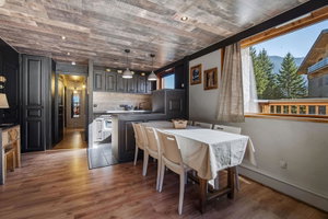 Fully renovated three-bedroom apartment – ideally located for sale in Courchevel 807982127