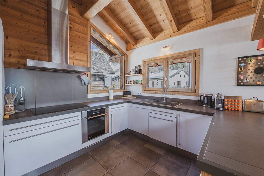 Chalet T6 – Secteur Montroc for sale in Chamonix 890479642