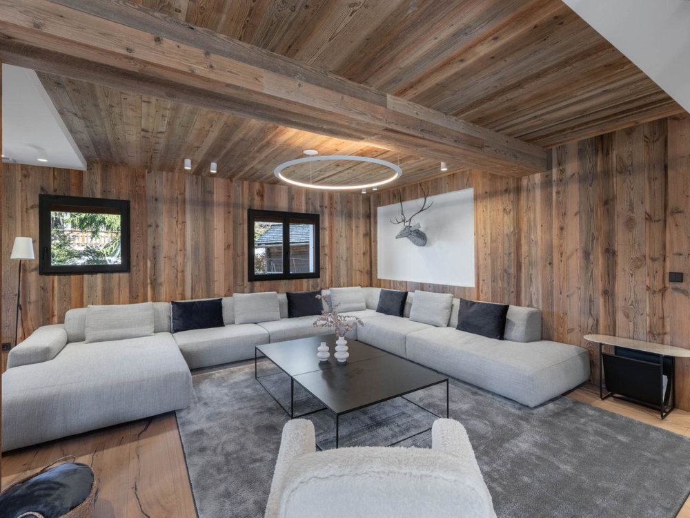 6 bedroom chalet – close to the skis slpoes for sale in Megeve 929748741