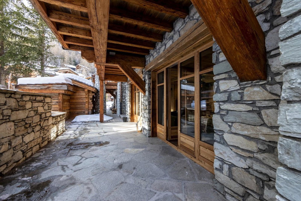 Exceptional apartment with fireplace and terraces in Val d’Isère 98814623