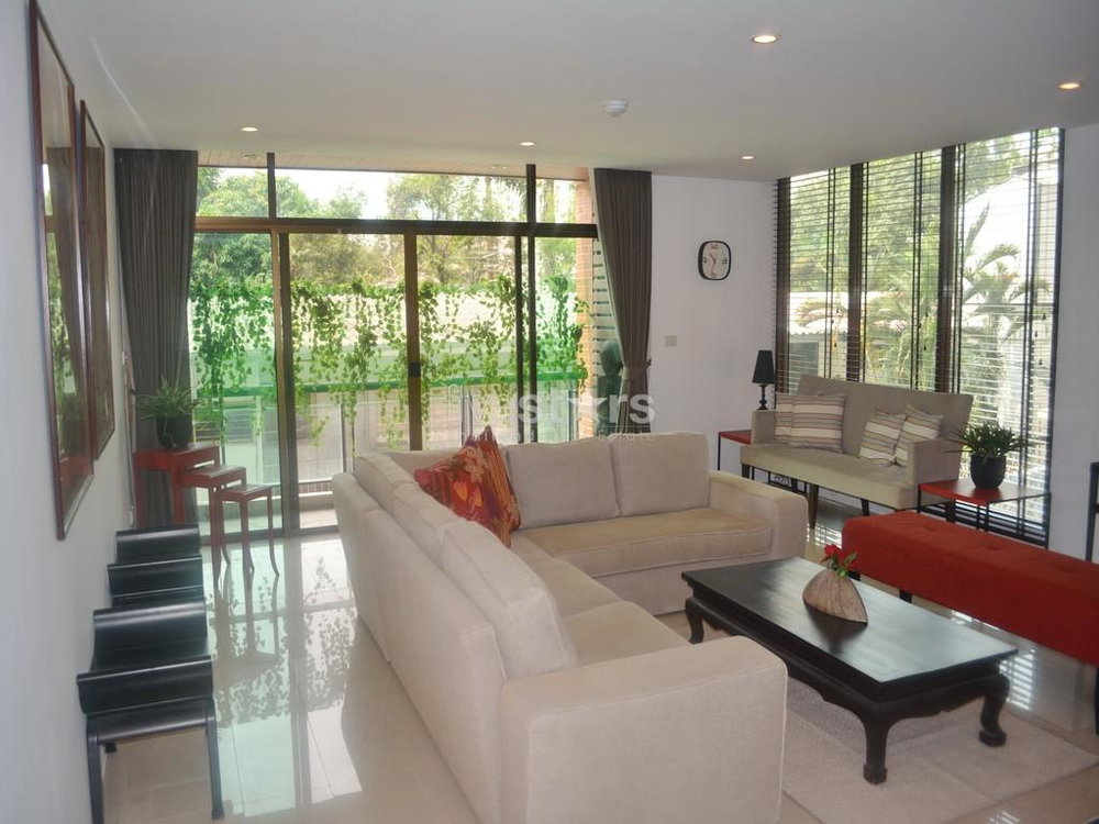 3-bedroom condo in a nice low rise residence close to BTS Ekamai 701440014