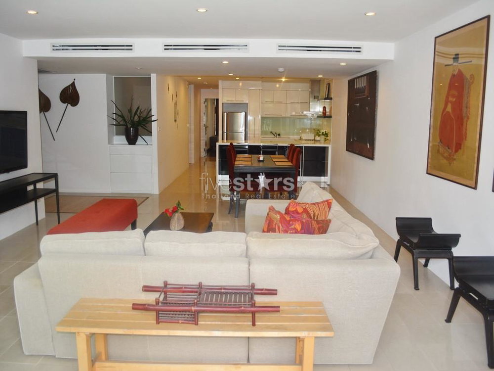 3-bedroom condo in a nice low rise residence close to BTS Ekamai 701440014