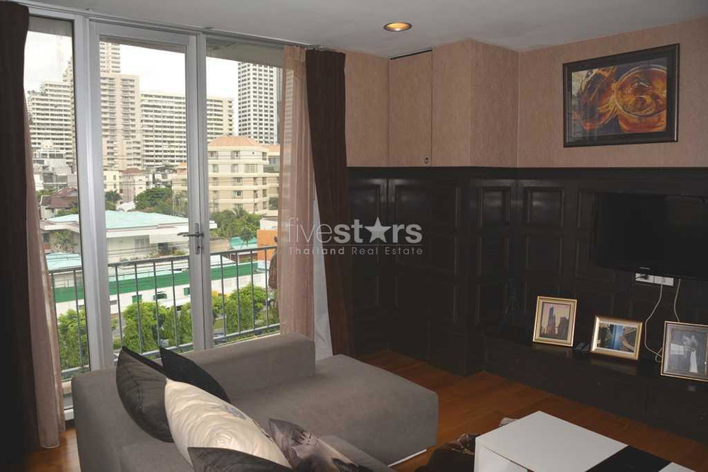 2-bedroom condo close to BTS Ploenchit & expressway 1972974602