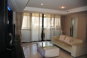 Large 1-bedroom condo in the heart of Asoke 204673814
