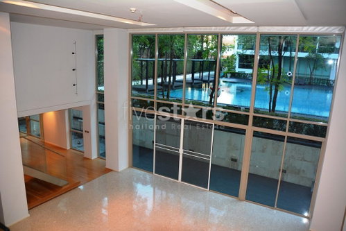modern 4-bedroom duplex condo 300m from BTS Pra Khanong! 1583541697