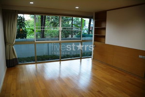 modern 4-bedroom duplex condo 300m from BTS Pra Khanong! 1583541697