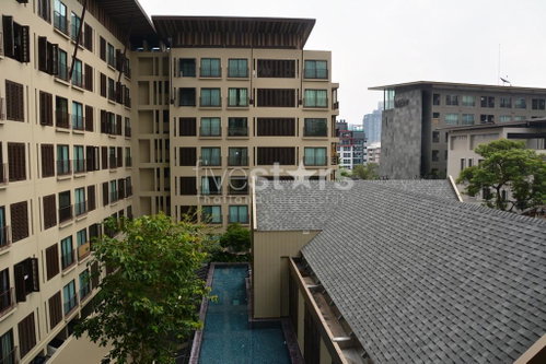 Modern 1-bedroom condo close to BTS Phromphong 1200980430