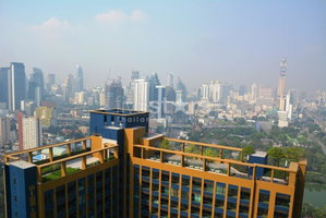 1-bedroom high floor & modern condo in Petchaburi area 4004504977