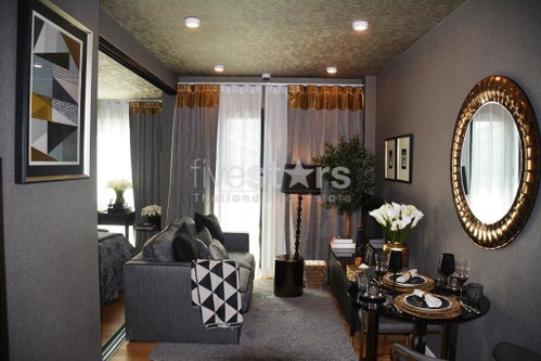 New 1-bedroom condo in the heart of Phromphong 2791684810