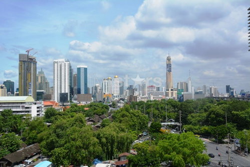 Spacious 1-bedroom condo in Petchaburi-Nana area 2538167597