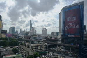 Large & modern 1-bedroom condo in Sathorn/Surasak area 2397220822