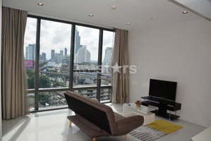 Large & modern 1-bedroom condo in Sathorn/Surasak area 2397220822