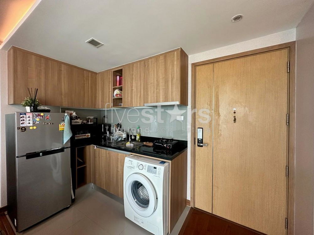 2 bedrooms for sale with tenant in Sukhumvit 355734044
