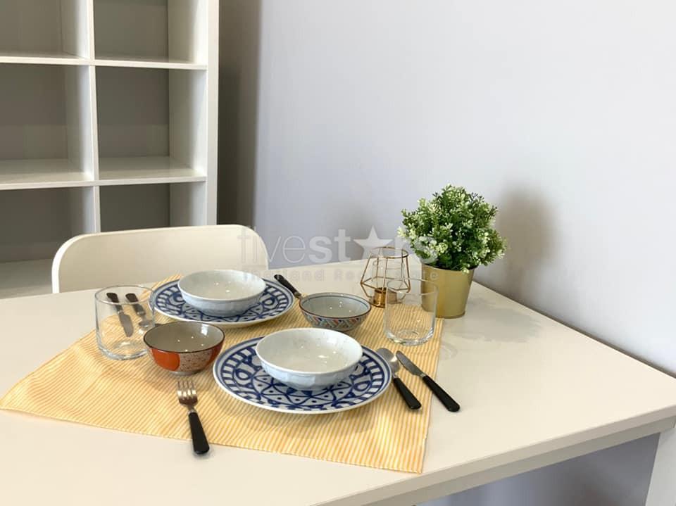 1 bedroom condo for sale in Phromphong 210600570