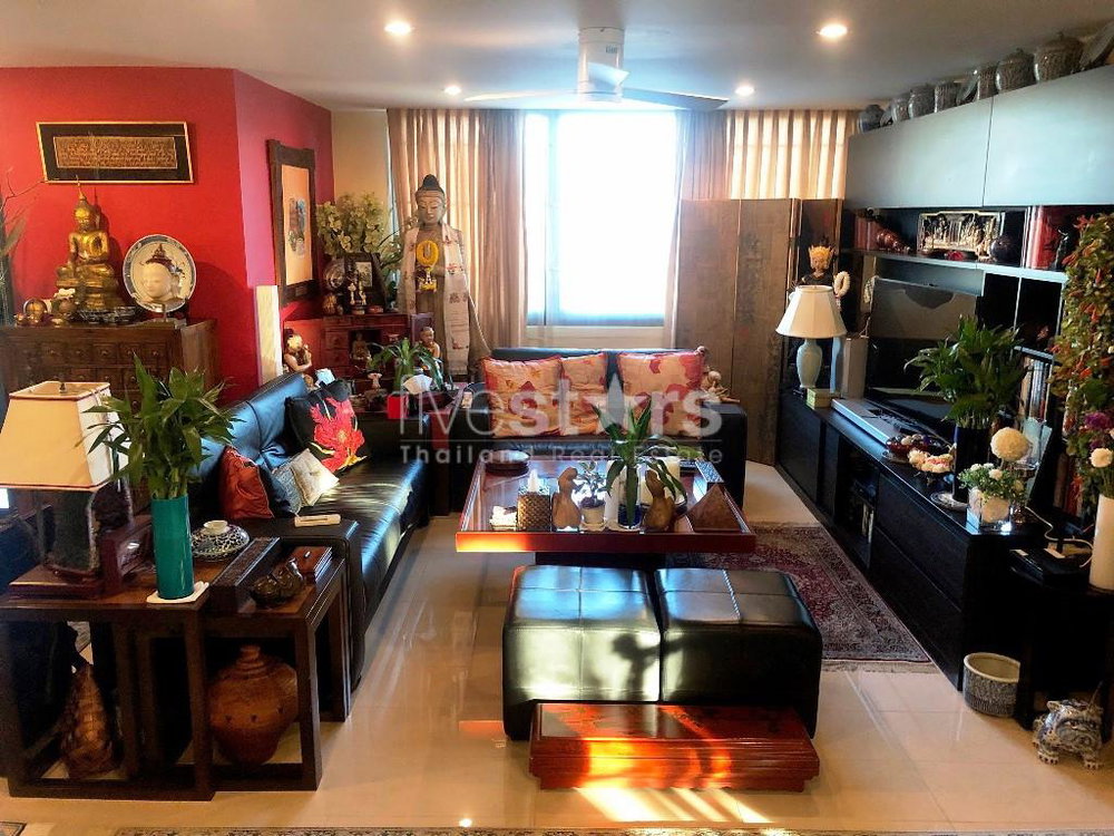 Spacious 3-bedroom condo in a quiet area of Ekamai 392066303