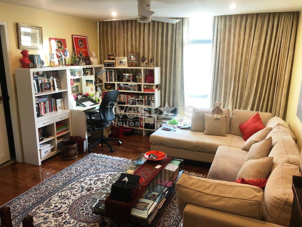 Spacious 3-bedroom condo in a quiet area of Ekamai 392066303