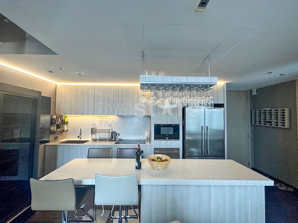 Duplex 2 bedrooms condo for sale in Ekamai 1679143077