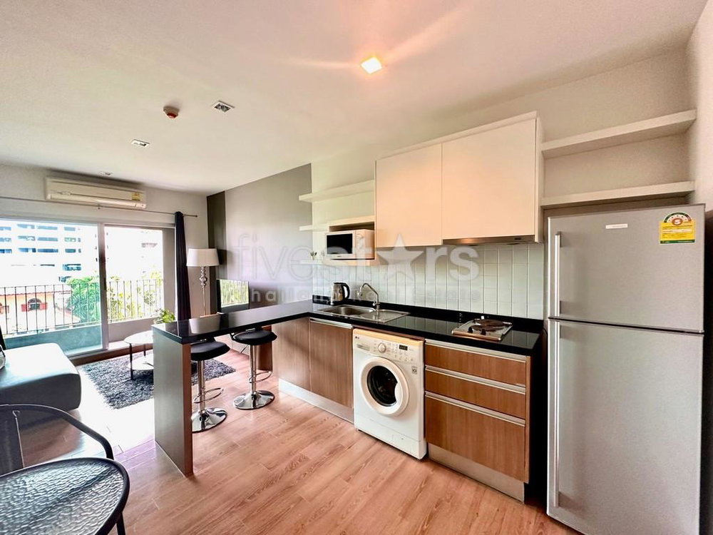 1-bedroom condo for sale close to BTS Phromphong 3545461097