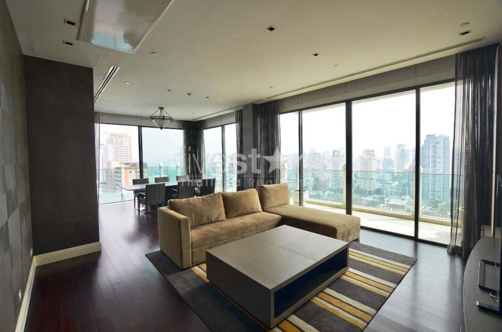 3 bedroom spacious private pool condo for sale on Phrom Phong 4087931019