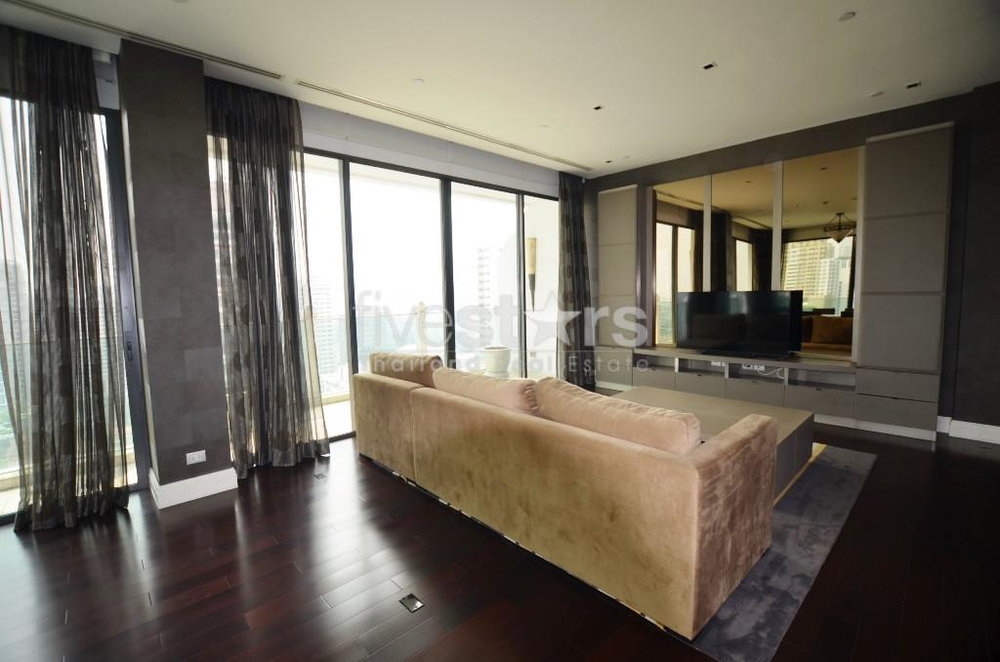 3 bedroom spacious private pool condo for sale on Phrom Phong 4087931019