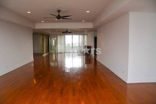 Large 4 bedrooms condo for sale Ekamai area 3979495581
