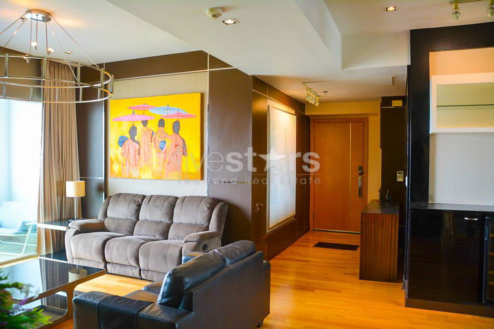 High-floor 3-bedroom condo for sale close to BTS Asoke 773767660