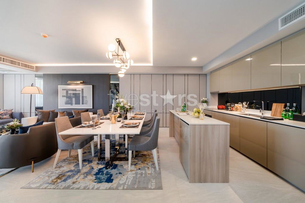 3-bedroom modern spacious condo in Phromphong area 3465114724