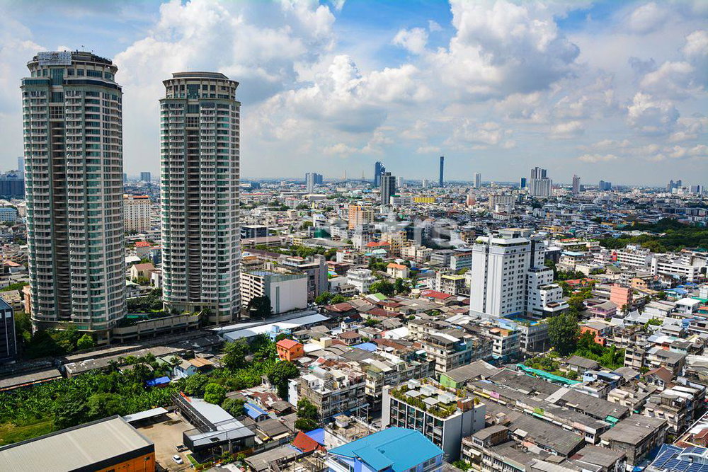 Spacious 3-bedroom condo close to BTS Chong Nonsi 1863700249