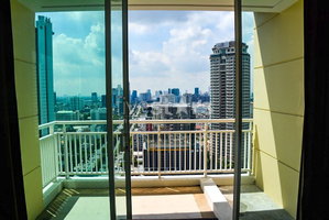 Spacious 3-bedroom condo close to BTS Chong Nonsi 1863700249