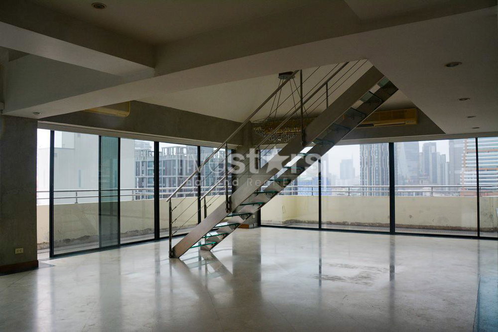 5-bedroom penthouse with large terrace in Ekamai 24811496