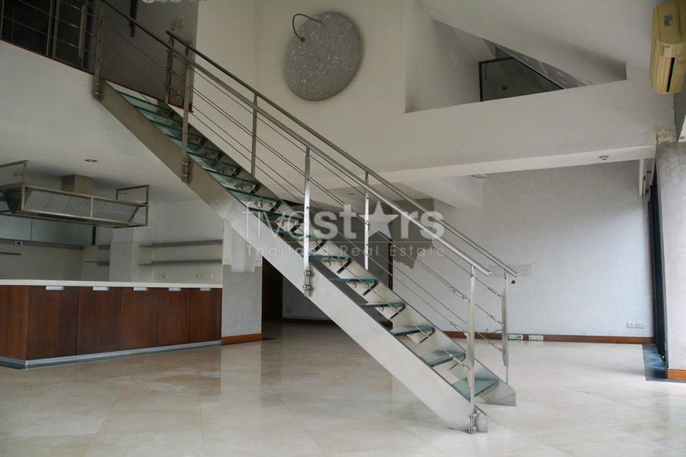 5-bedroom penthouse with large terrace in Ekamai 24811496