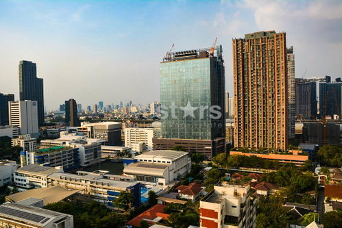 3-bedroom condo with open views in Asok area 127649199
