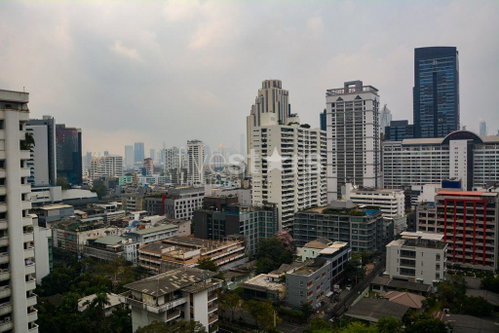 2-bedroom high floor duplex close to BTS Asoke 1677131947