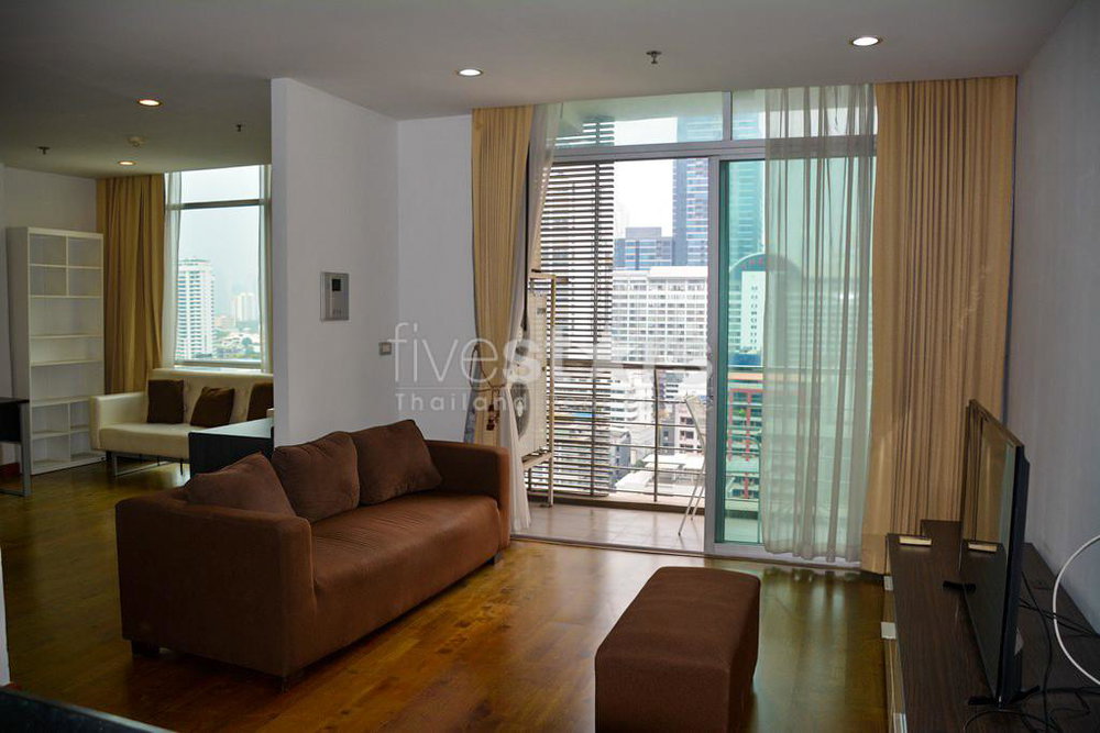 2-bedroom high floor duplex close to BTS Asoke 1677131947