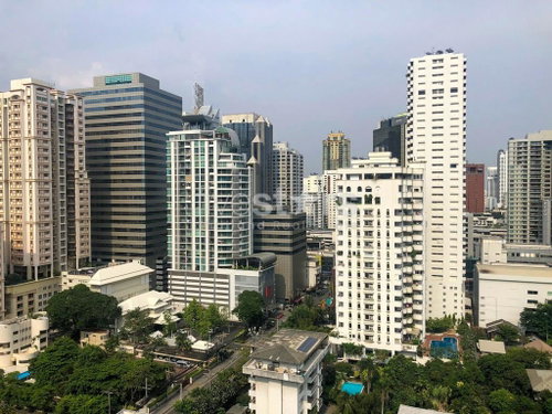 Spacious 3-bedroom condo for sale only 350m from BTS Asoke! 3372898724